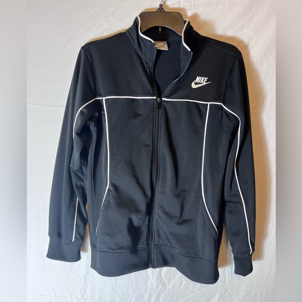 Boy’s Nike Jacket Sz L